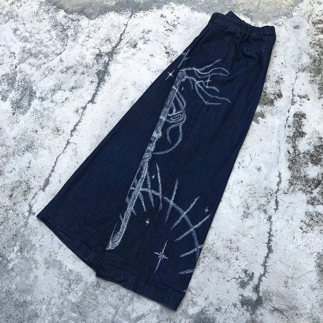 Hand-painted jeans front